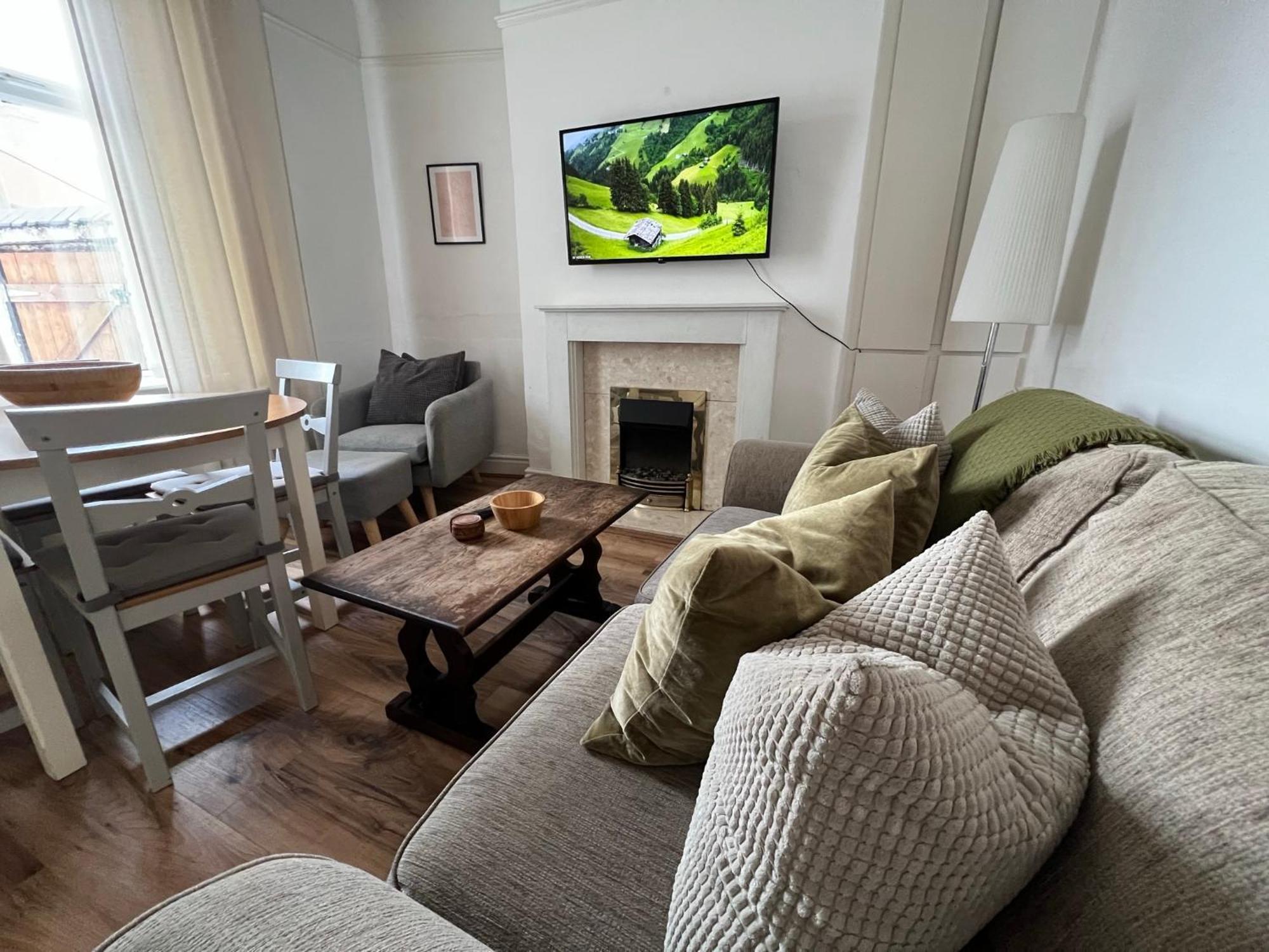2025 Award Winner Liverpool Ivy House - 4 Bedrooms Exterior foto
